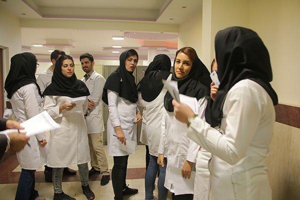 معین تکلیف طرح ممنوعیت ادامه تحصیل پزشکان عمومی در هفته جاری