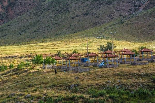 سامان دهی و تامین زیرساخت های کمپ گردشگری اسبفروشان شهرستان سراب
