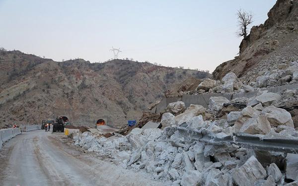 خطر ریزش کوه های شمال تهران در زلزله