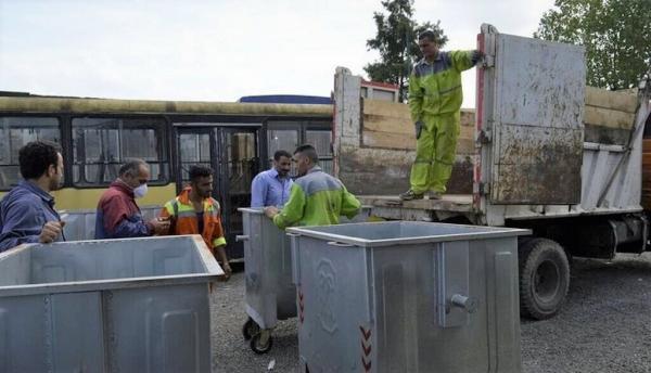 تصاویر سطل های تازه زباله در مشهد ، شیوه ای خاص برای جلوگیری از دسترسی زباله گردها